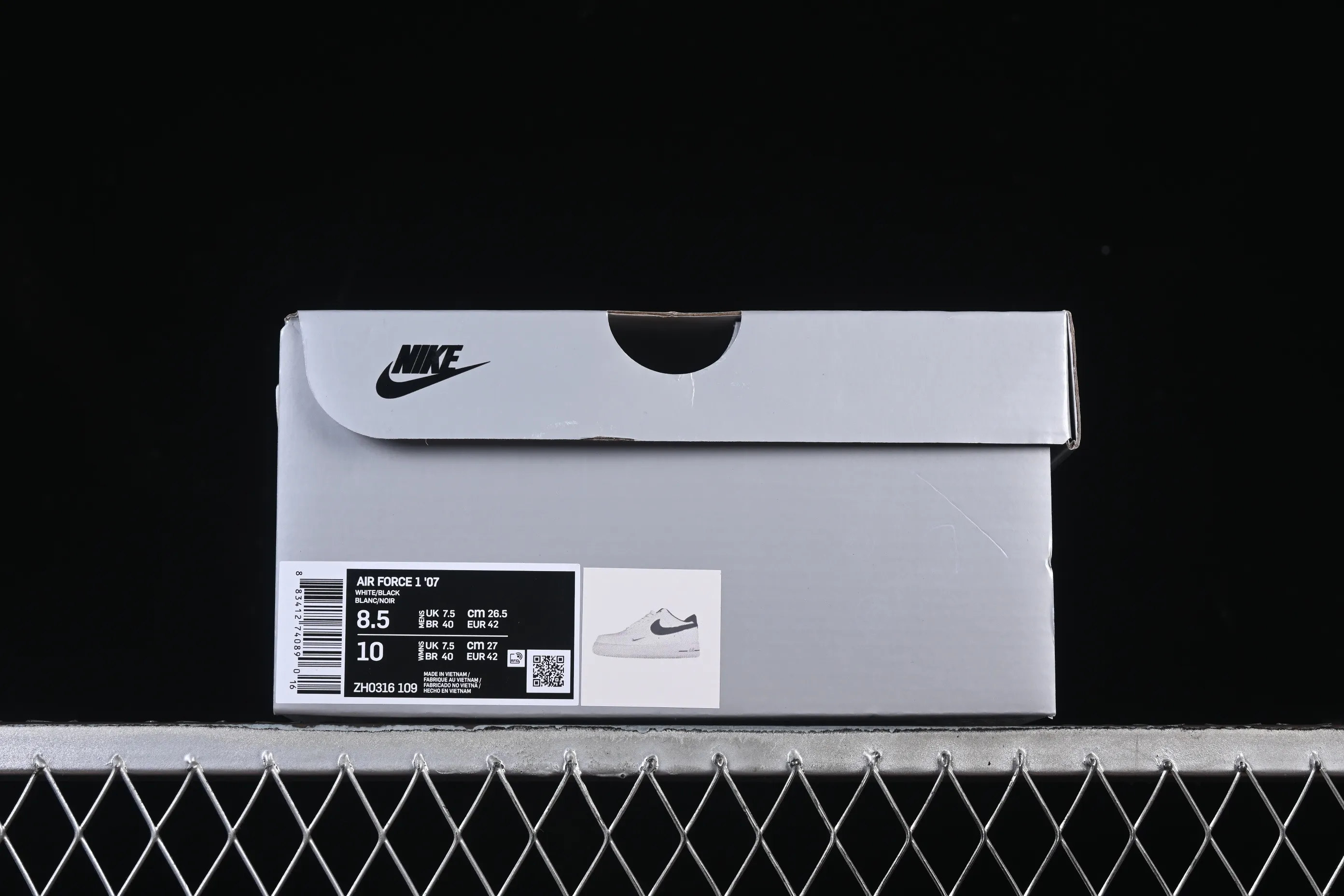 All categories Nk Air Force 1 Air Force series Nk Air Force 1 Low Air Force low-top Nike Air Force 1'07 Low black and silver small hook Air Force 1 low-top casual sneakers ZH0316-109